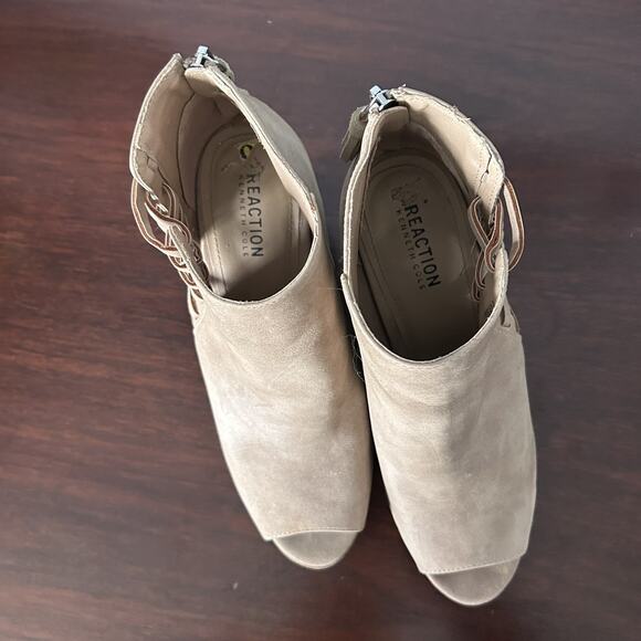 Kenneth Cole Reaction Tan Lasercut Keep Close Peep Toe High Heel Ankle Booties 9 - Picture 7 of 10